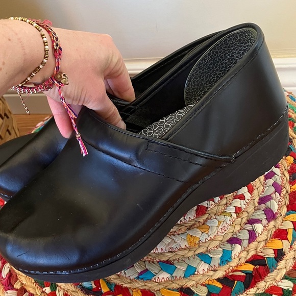 Dansko XP 2.0 Classic Black Clogs - Picture 4 of 5